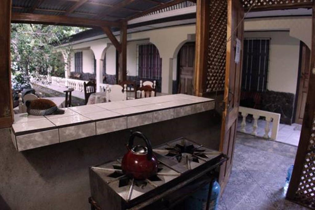 Cabinas Smith Cahuita Exterior photo